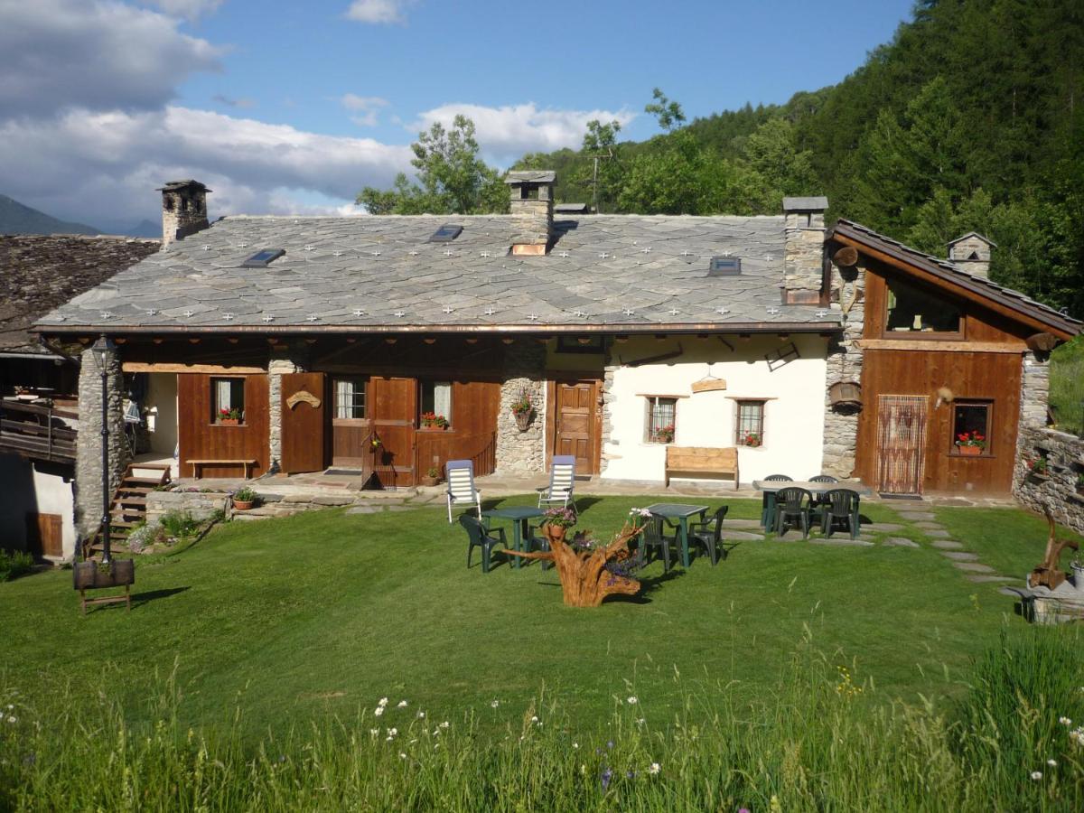 Les Chevreuils Arvier Exterior foto
